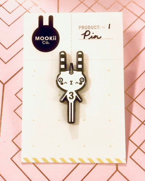 MOOKii BUNNYCORN PIN